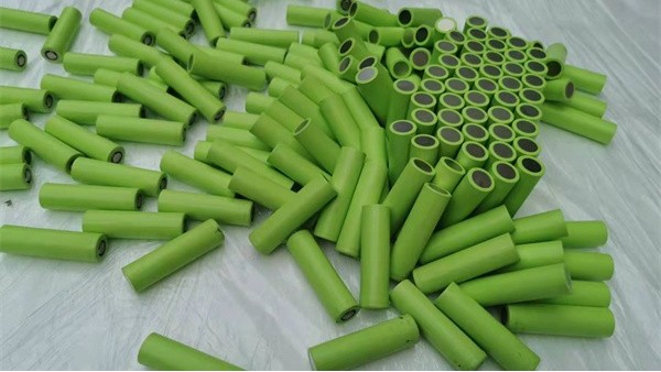 廣東蜜桃视频AV免费观看回收廠家：圓柱蜜桃视频AV免费观看和軟包蜜桃视频AV免费观看的優缺點對比